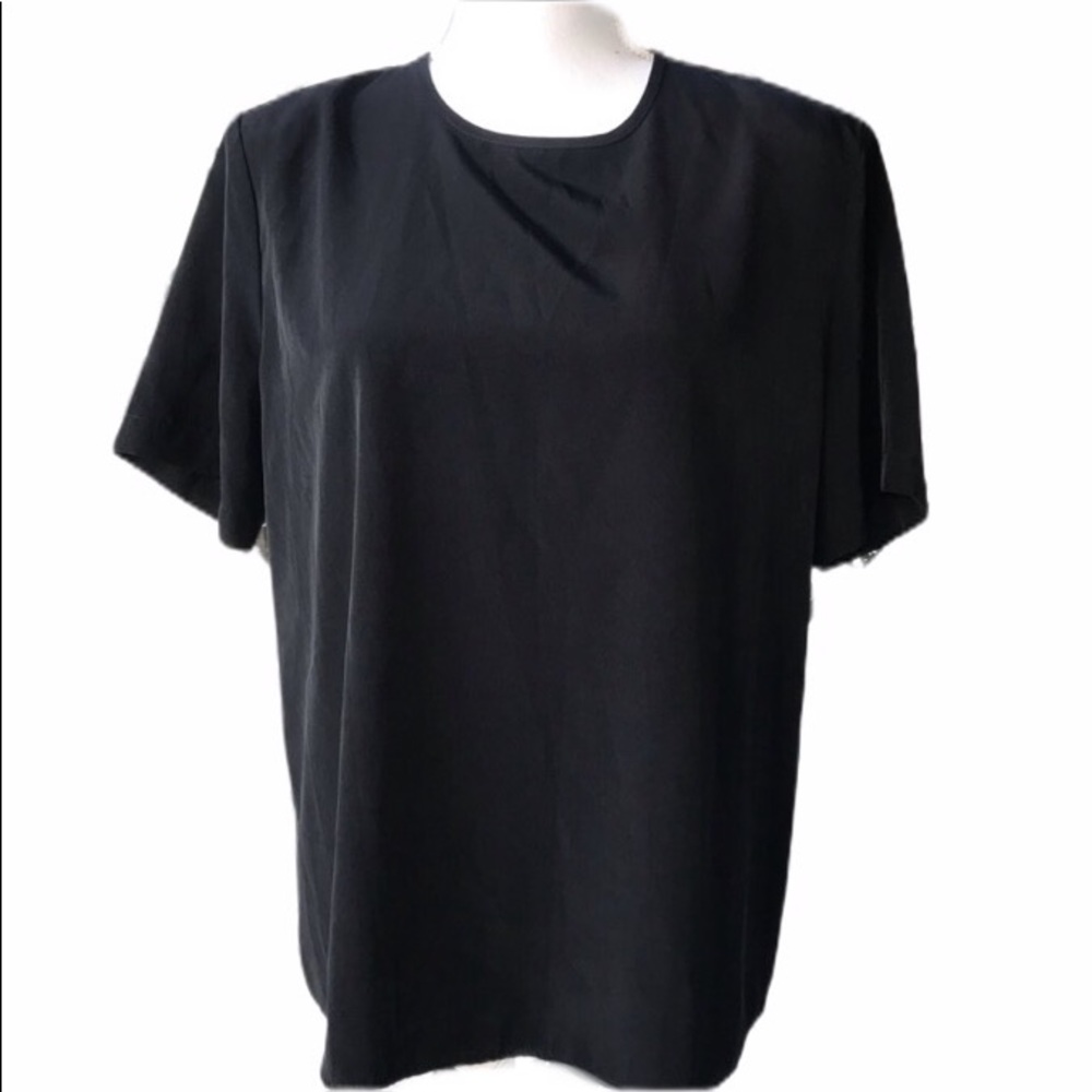 Moder Essentials Top.